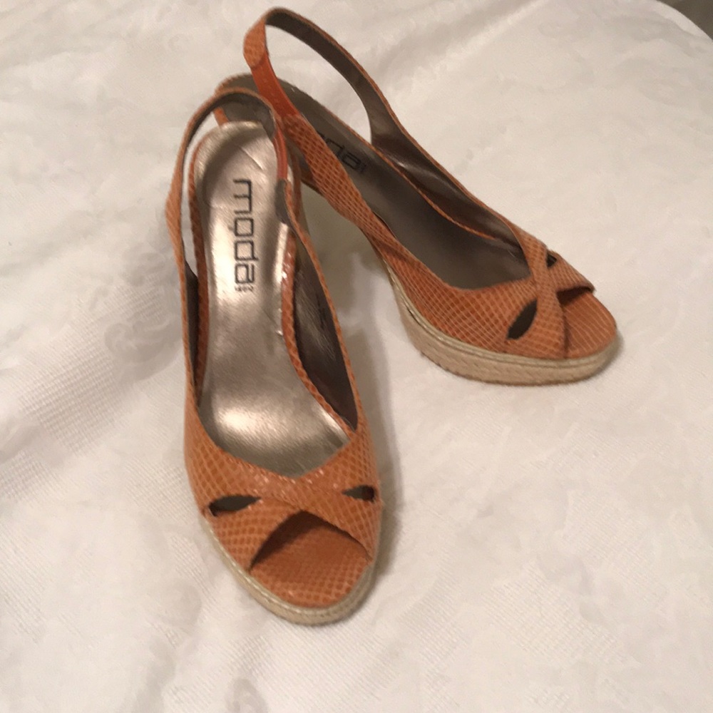 The perfect summer dressy shoe!